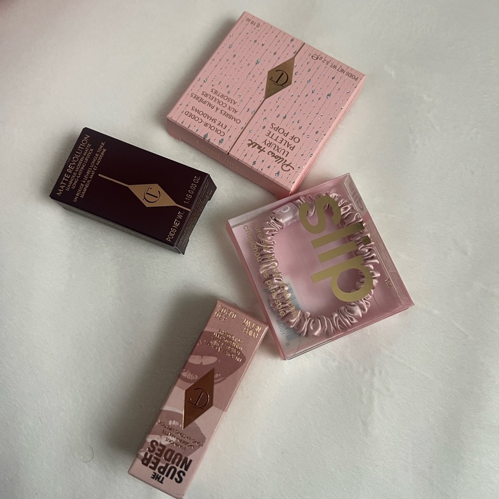 ❌SOLD❌ Charlotte Tilbury Makeup Glow